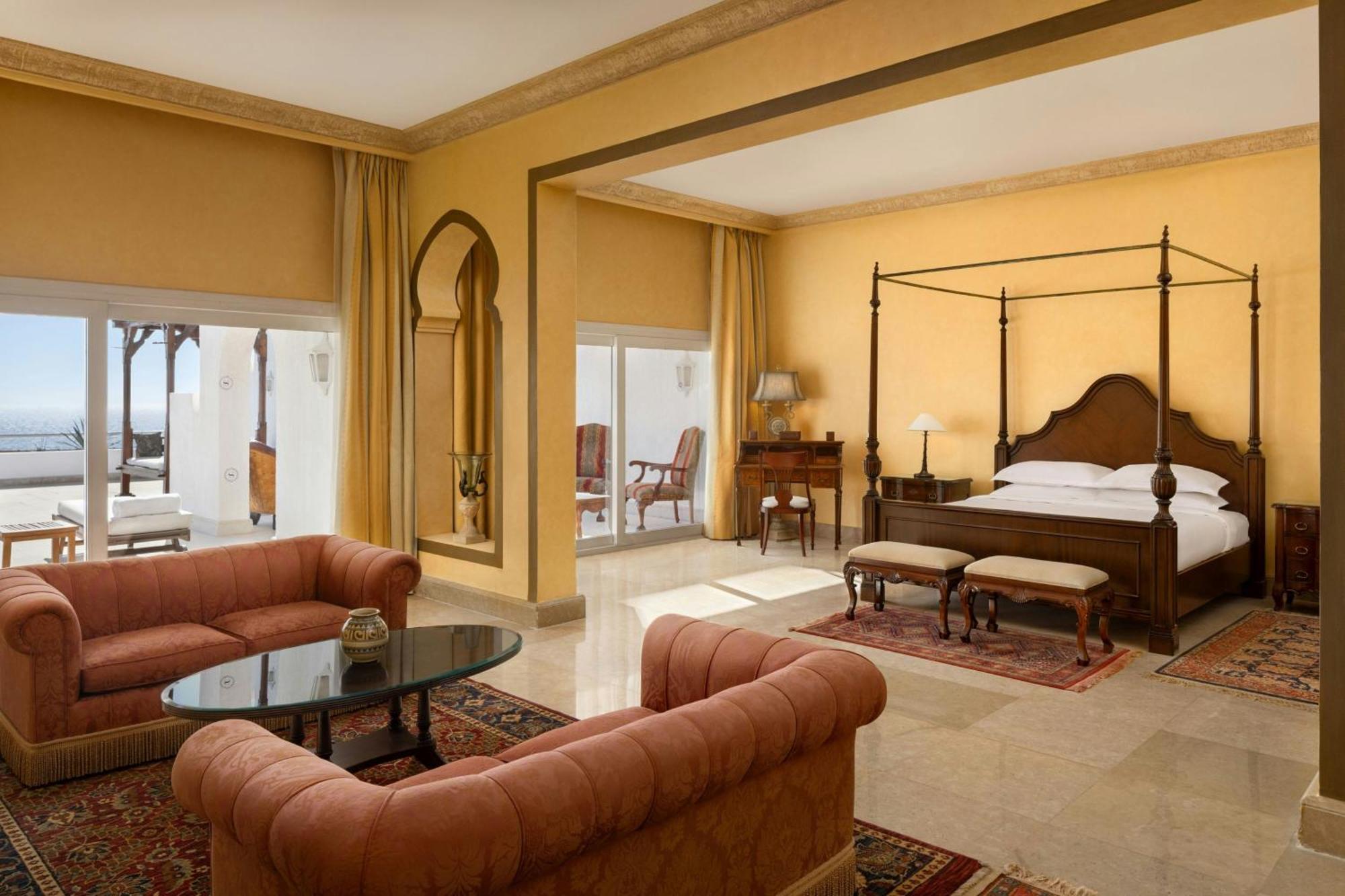 One-Bedroom Royal King Suite with Red Sea View, Cabana, Private Outdoor Pool, Balcony, and Kitchenette - Larger/High Floor